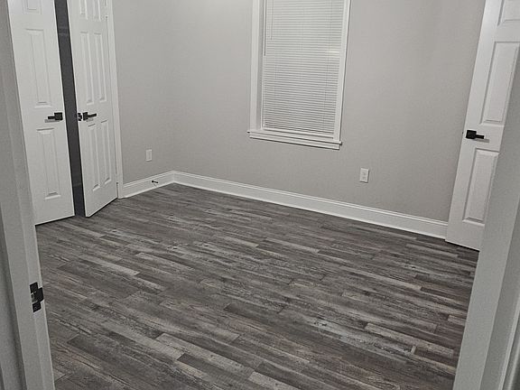 4th image of 305 Mill Ave