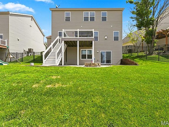 3rd image of 103 Berry Manor Cir