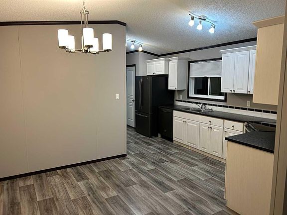 2nd image of 54 1st Ave SW