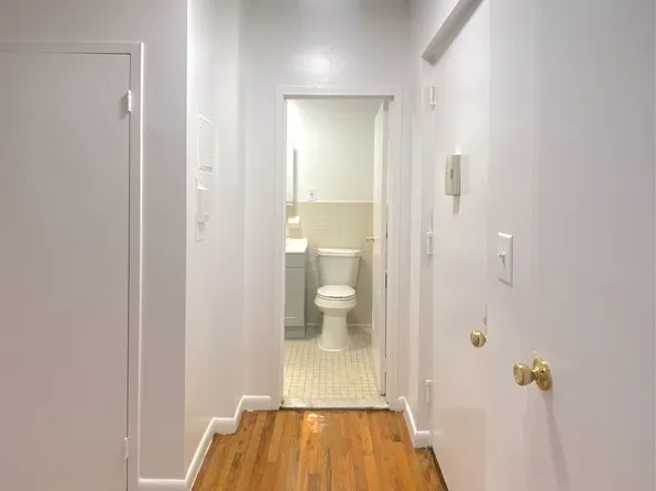 2018 3rd Avenue image 17 of 20