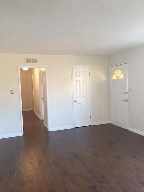 254 W Juanita Ave — Photo 3