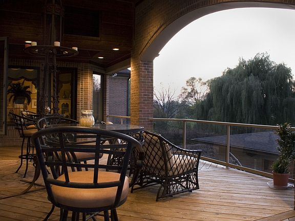 Upper Level Covered Veranda