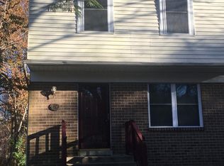 814 Calvert Towne Dr, Prince Frederick, MD 20678