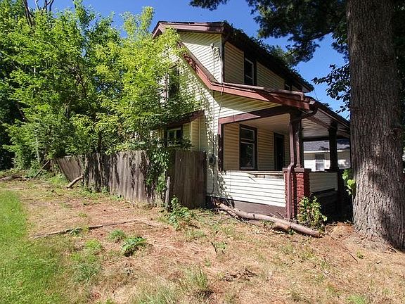 2nd image of 555 Saint Louis Ave