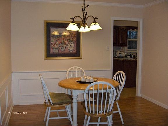 4th image of 40 Lakeview Dr