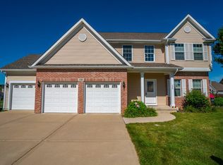 126 Ridgeview Dr, Valparaiso, IN 46385