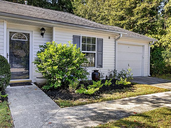 3rd image of 1565 Brianna Ln