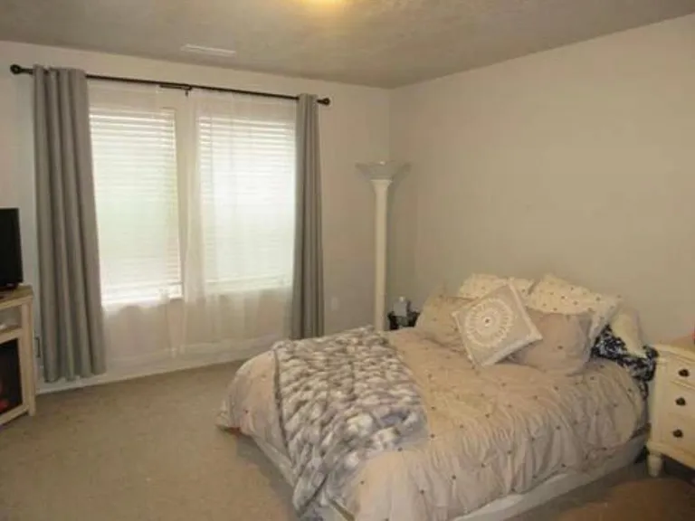 939 N Crownhaven Way — Photo 3