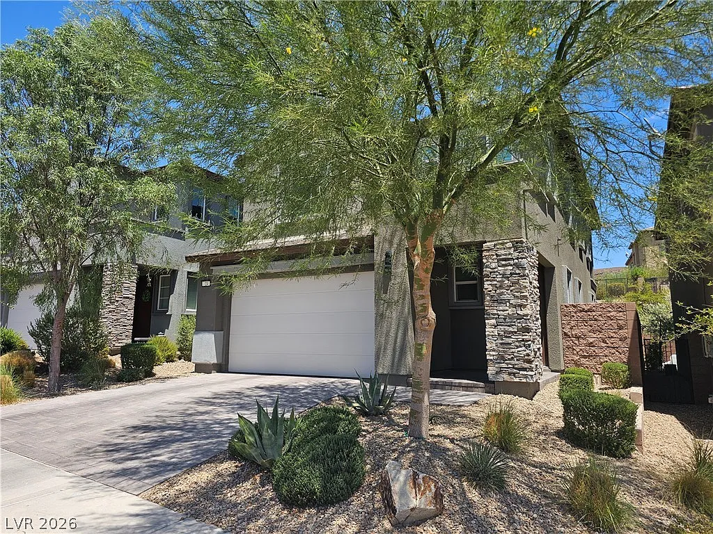 3 bed, 2.5 bath, 1834 sqft, $2,995 — Photo 3