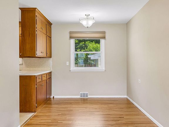 5th image of 5821 5th St NE
