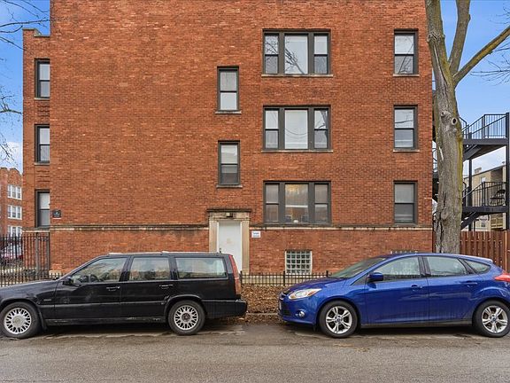 2nd image of 2032 W Birchwood Ave