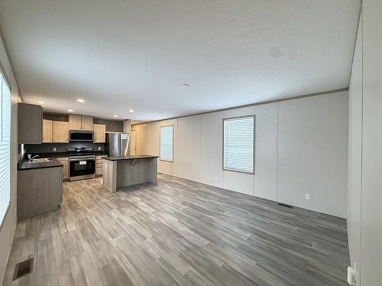 29800 Guilford Cir #124 — Photo 2
