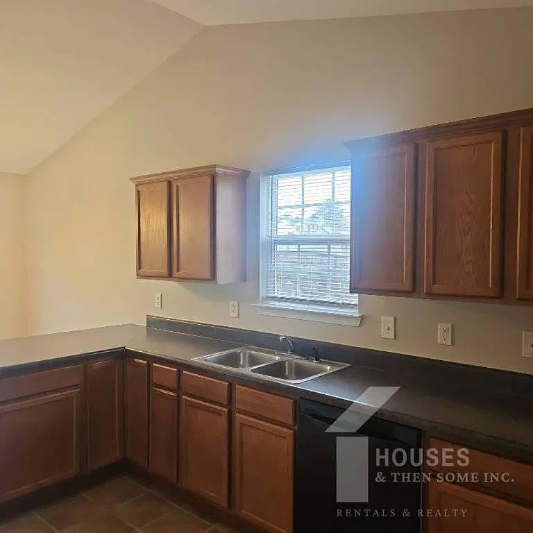 608 Chloe Faith Ct. — Photo 3