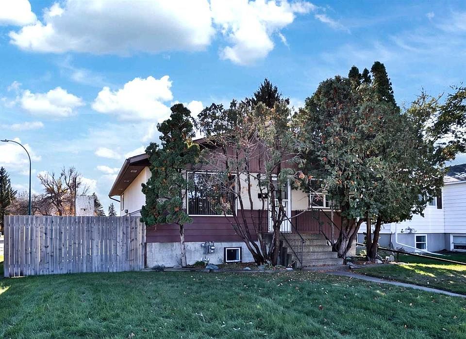 1st image of 1256 10th Ave N