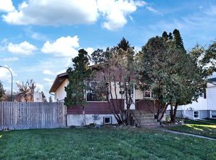 1256 10th Ave N, Lethbridge, AB T1H 1K4