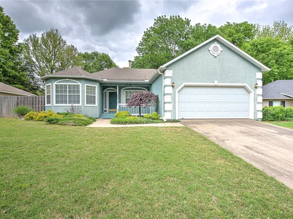 1738 N Hunters Rdg, Fayetteville, AR 72701