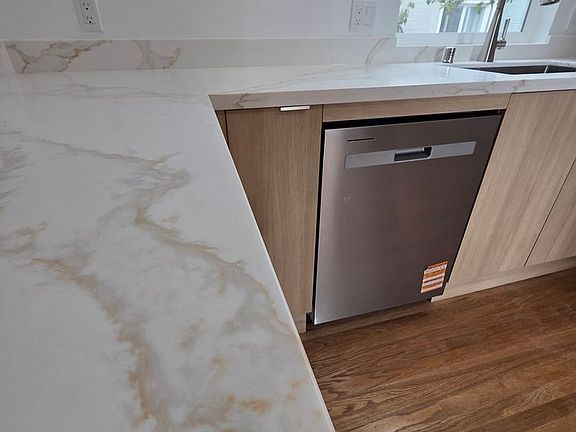 4th image of 4315-4317 Lincoln Way #4315