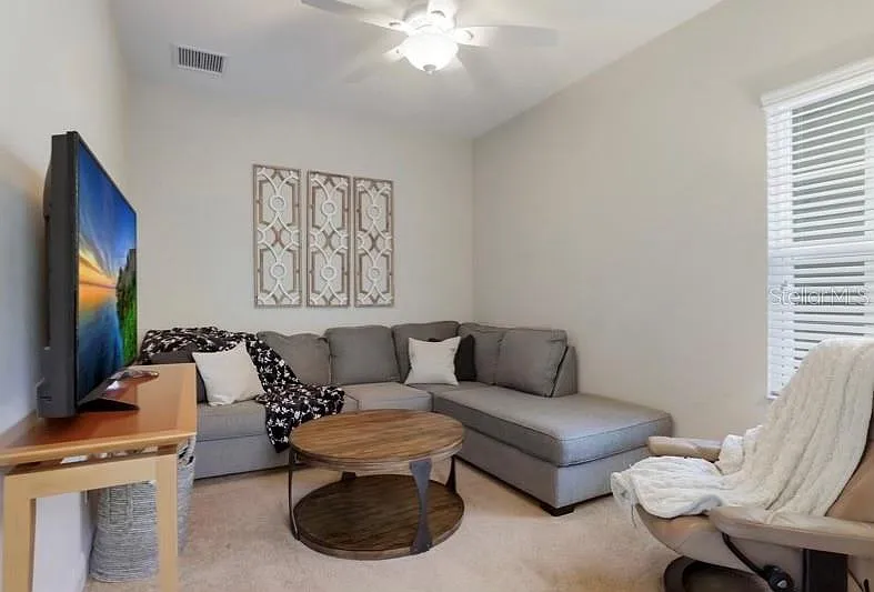 3 bed, 2.0 bath, 1688 sqft, $3,200 — Photo 3