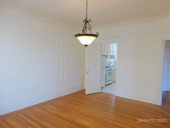 4th image of 2201 Lake St #2