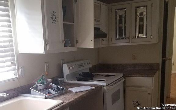 2nd image of 1006 Grassland