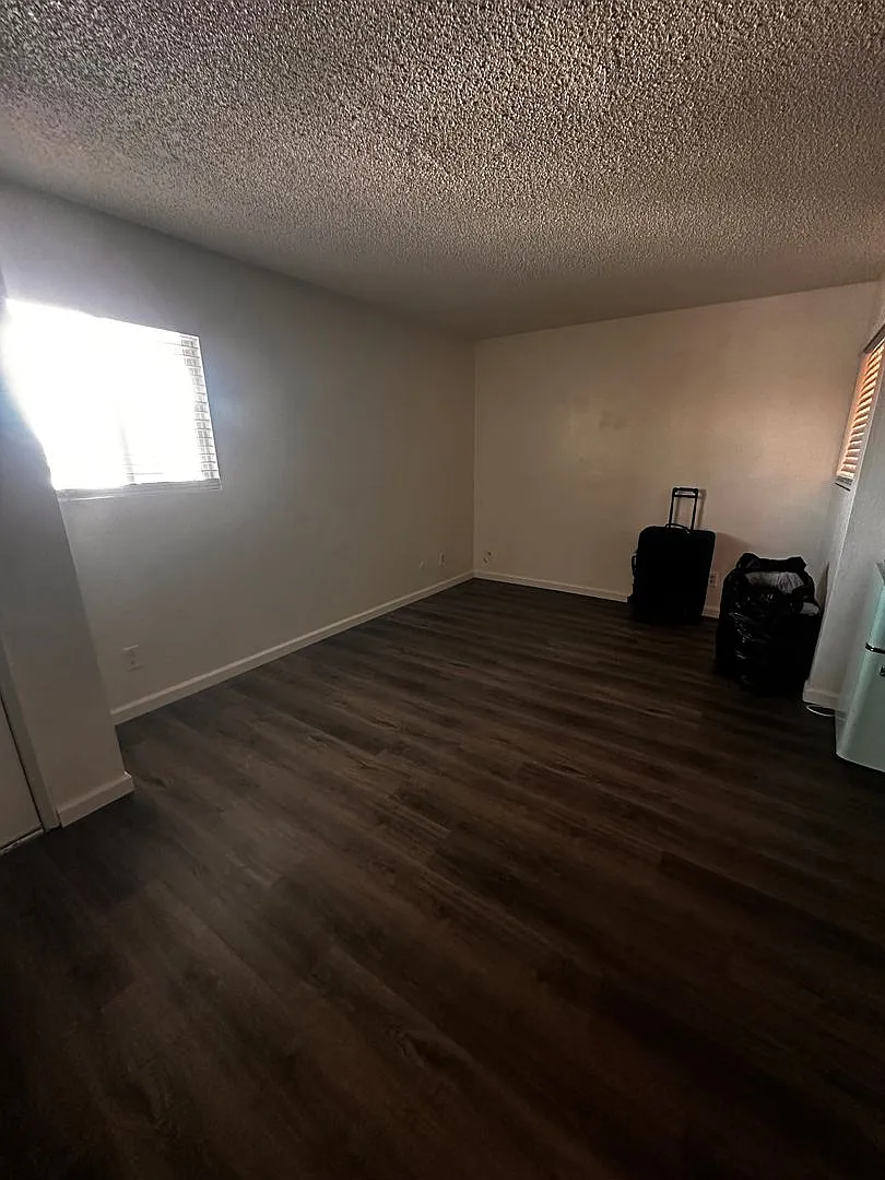 905 Karma Ct (2014) — Photo 1