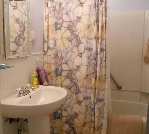 5th image of 609 Ivy St