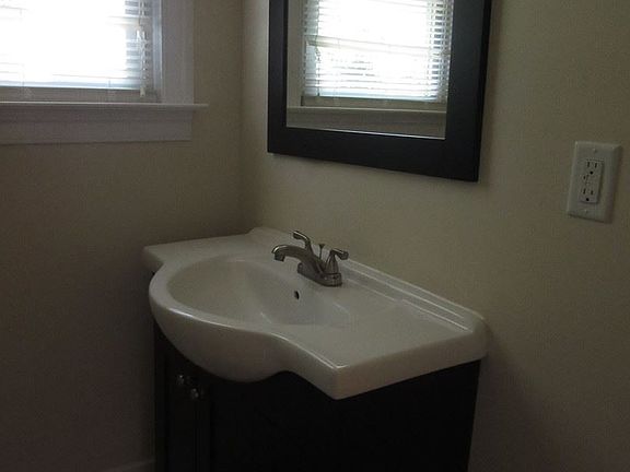 5th image of 4023 West Dr