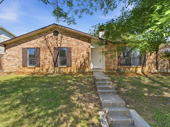 721 Holly Oak Dr, Lewisville, TX 75067