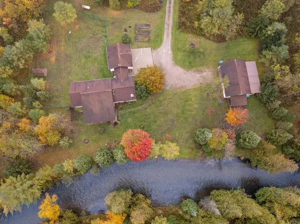 8240 Neil Ct, Indian River, MI 49749