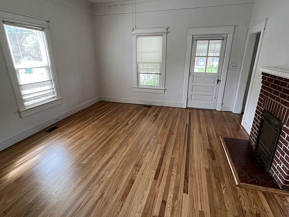 4th image of 202 Merriman Ave