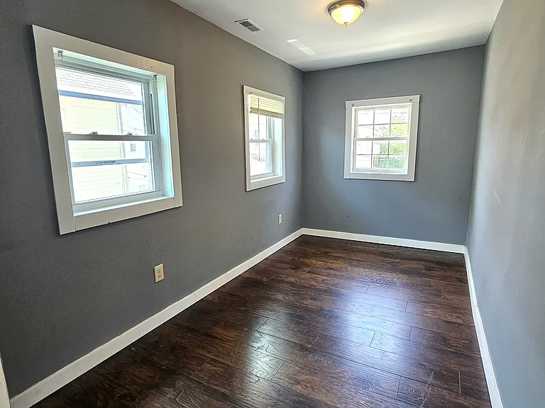 22 Beech St #B — Photo 8