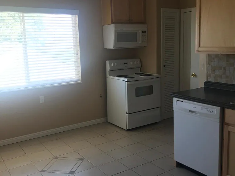 2627 E 2100 S — Photo 7
