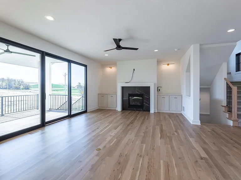 21911 Parkview Dr — Photo 11