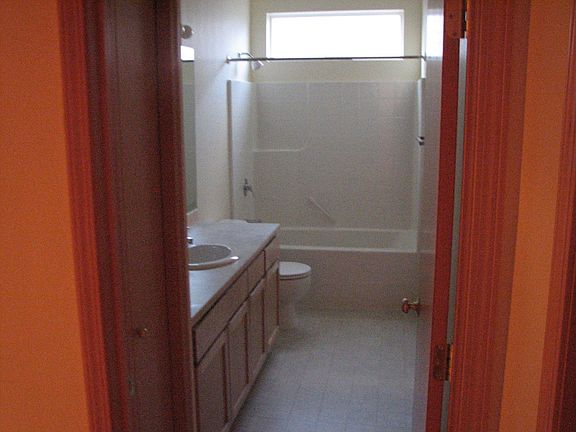 5th image of 1806 N Bluegrass Ln