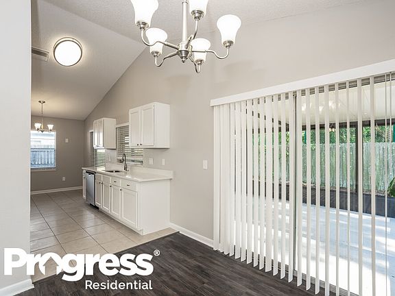 4th image of 13634 Laraway Dr