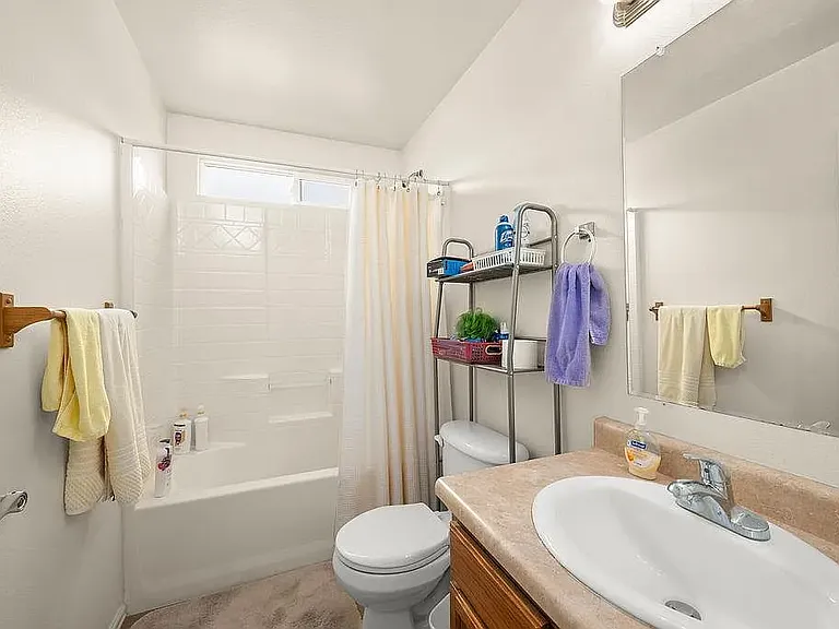 1670 Christopher Way — Photo 2