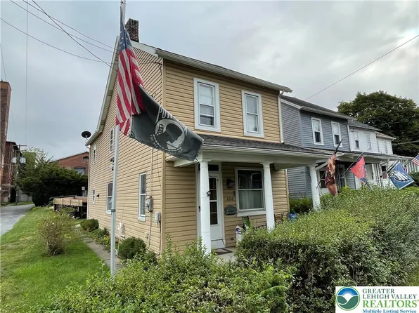 226 Grape St, Whitehall, PA 18052