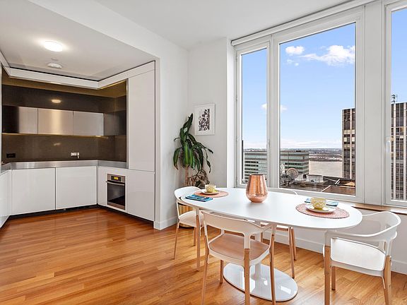 2nd image of 15 William St APT 39I