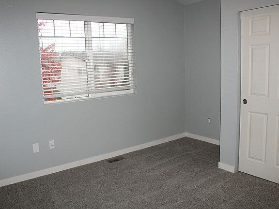 5th image of 8007 66th St NE