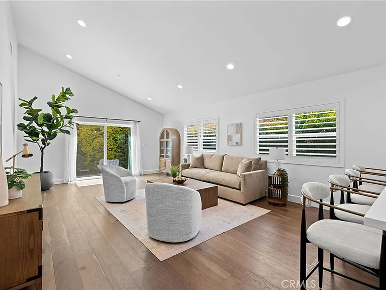 827 N Lamer St — Photo 9