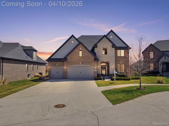 60676 Onyx Ct, Washington, MI 48094