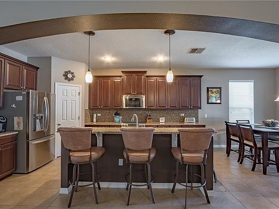 4th image of 12839 Hyland Ln