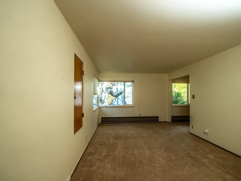 922 10th Ave E #7 — Photo 10