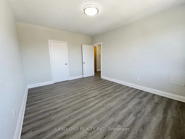 36 Wood Glen Rd #301 — Photo 9