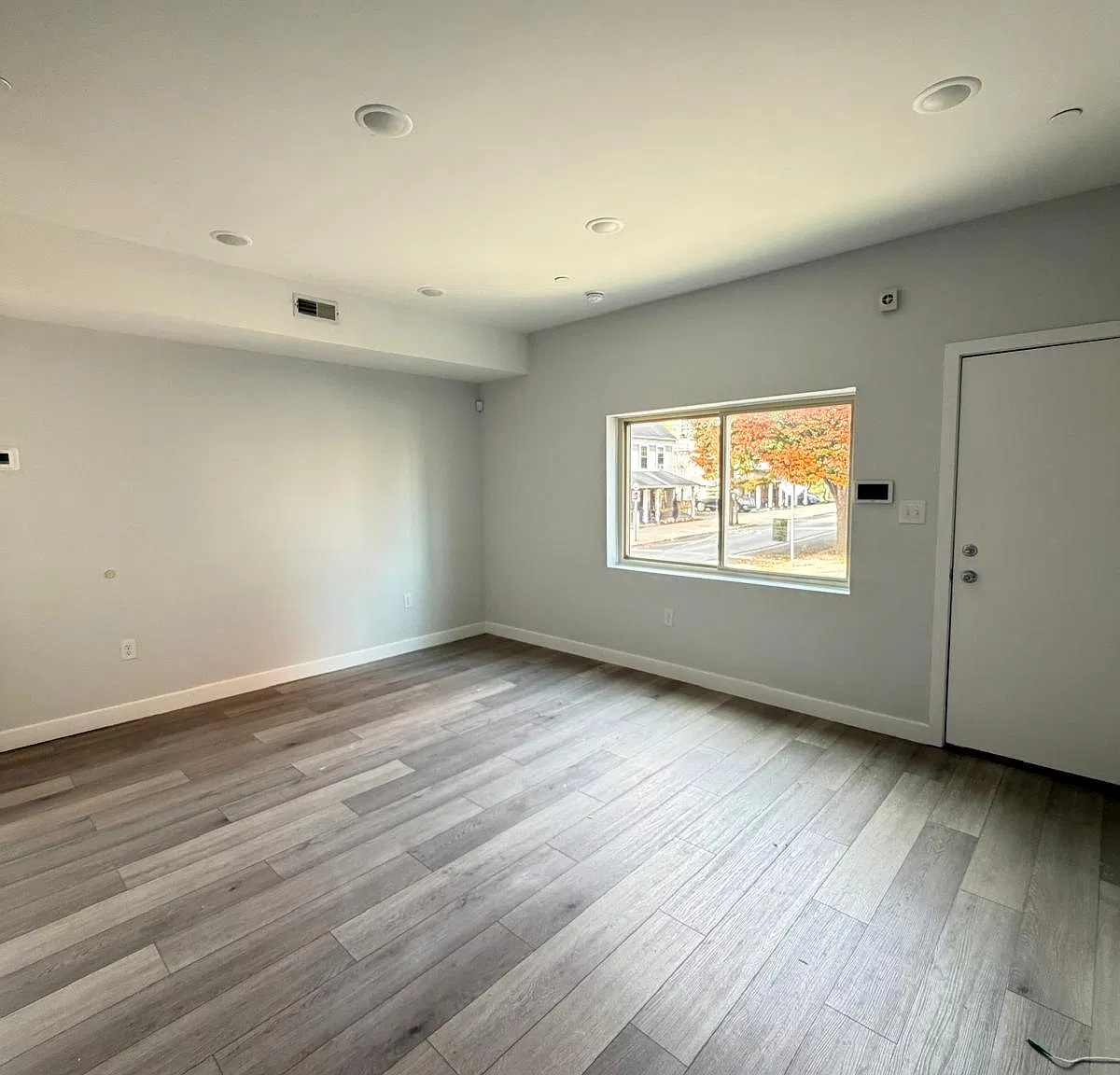 2 bed, 2.5 bath, 850 sqft, $1,750 — Photo 2