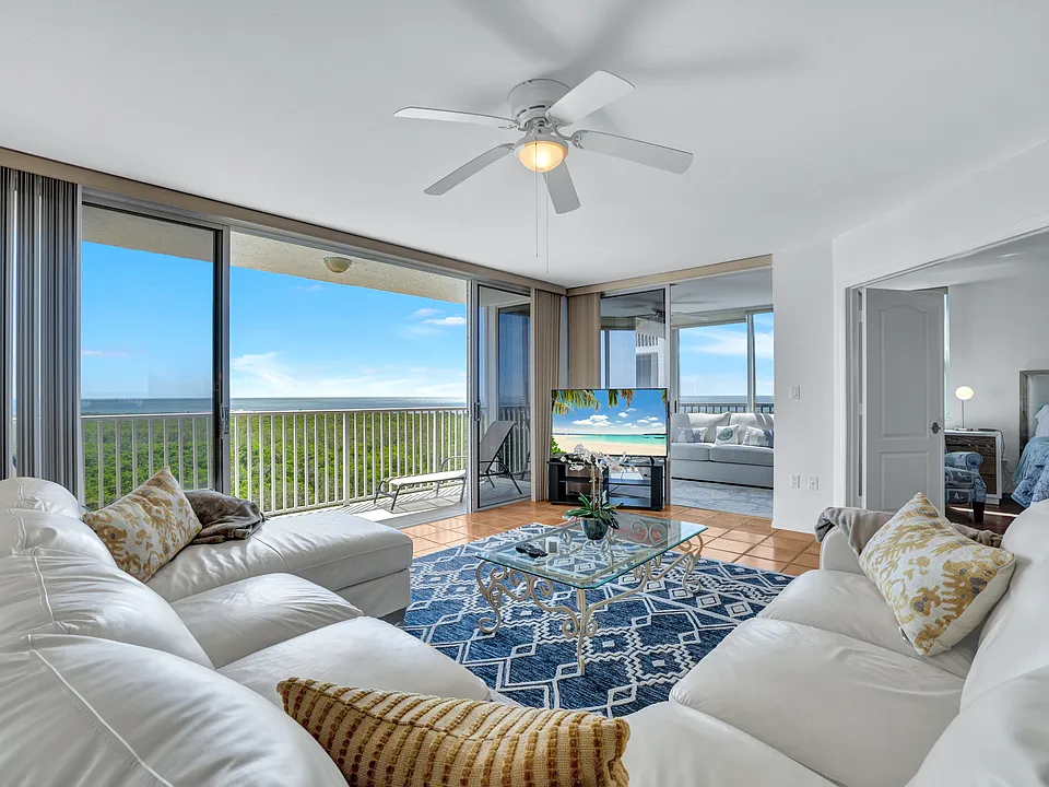 6361 Pelican Bay Blvd #904