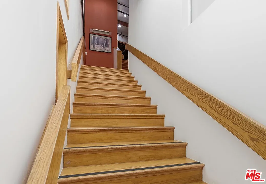 2 bed, 1.0 bath, $4,953 — Photo 3
