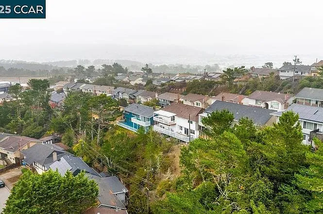 225 Merced Dr — Photo 13