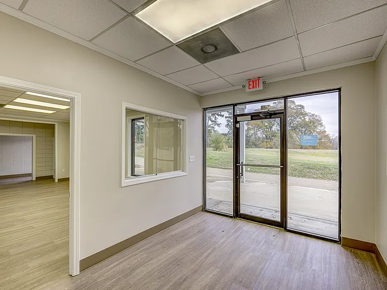 6889 Paxton Rd — Photo 30