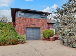 101 Beverly Place, Levittown, NY 11756